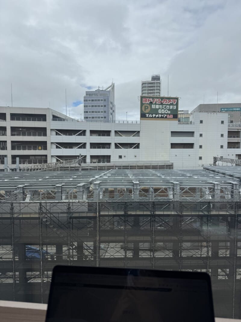 Image for the Tweet beginning: こんにちは。
ちょいとバタバタしていたり、病の床に伏せていたり（多分疲労蓄積）して全然投稿できていませんでしたが、徐々に復活しますね。
今日は弊社のあるビル内（誇大表現ｗ）が電源系の工事のため夕方まで停電ということもあり時々利用する所に避難してきています。 