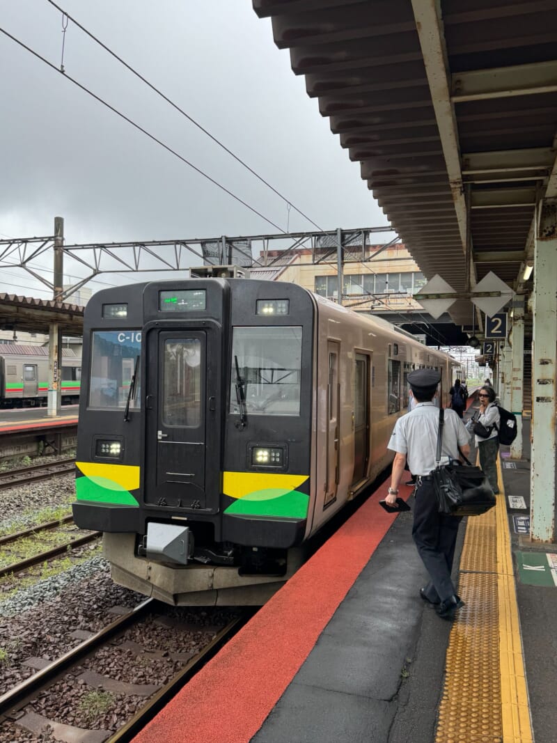 Image for the Tweet beginning: こんにちは。
昨日は、数日前に急遽思い立って諸々手配して大学時代に過ごした街を訪問してみました。あいにくの雨でしたが、卒業から35年以上経った現状を知ることが出来て良かったかなと思っています。個人経営の居酒屋とか減っていたのは時代なんでしょうねえ。
今日も、しっかり仕事していきます。 